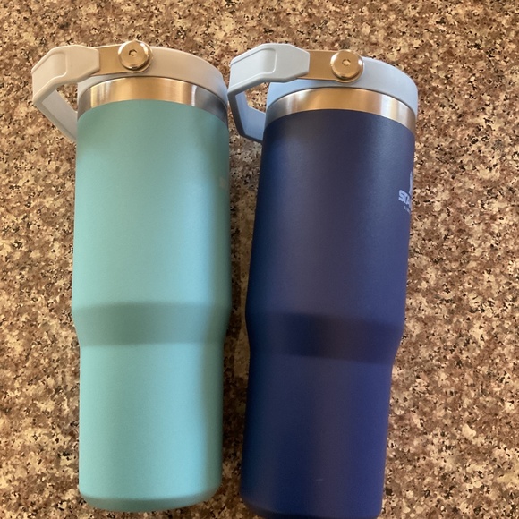 Stanley The ICEFLOW Flip Straw Tumblers 30 oz SET OF 2 - Picture 5 of 9